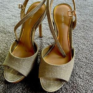 Metallic heels by Gianni Bini